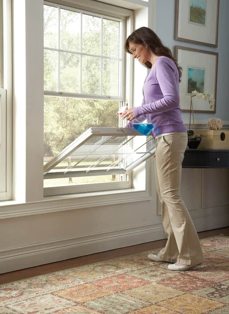 Easy tilt in to clean window