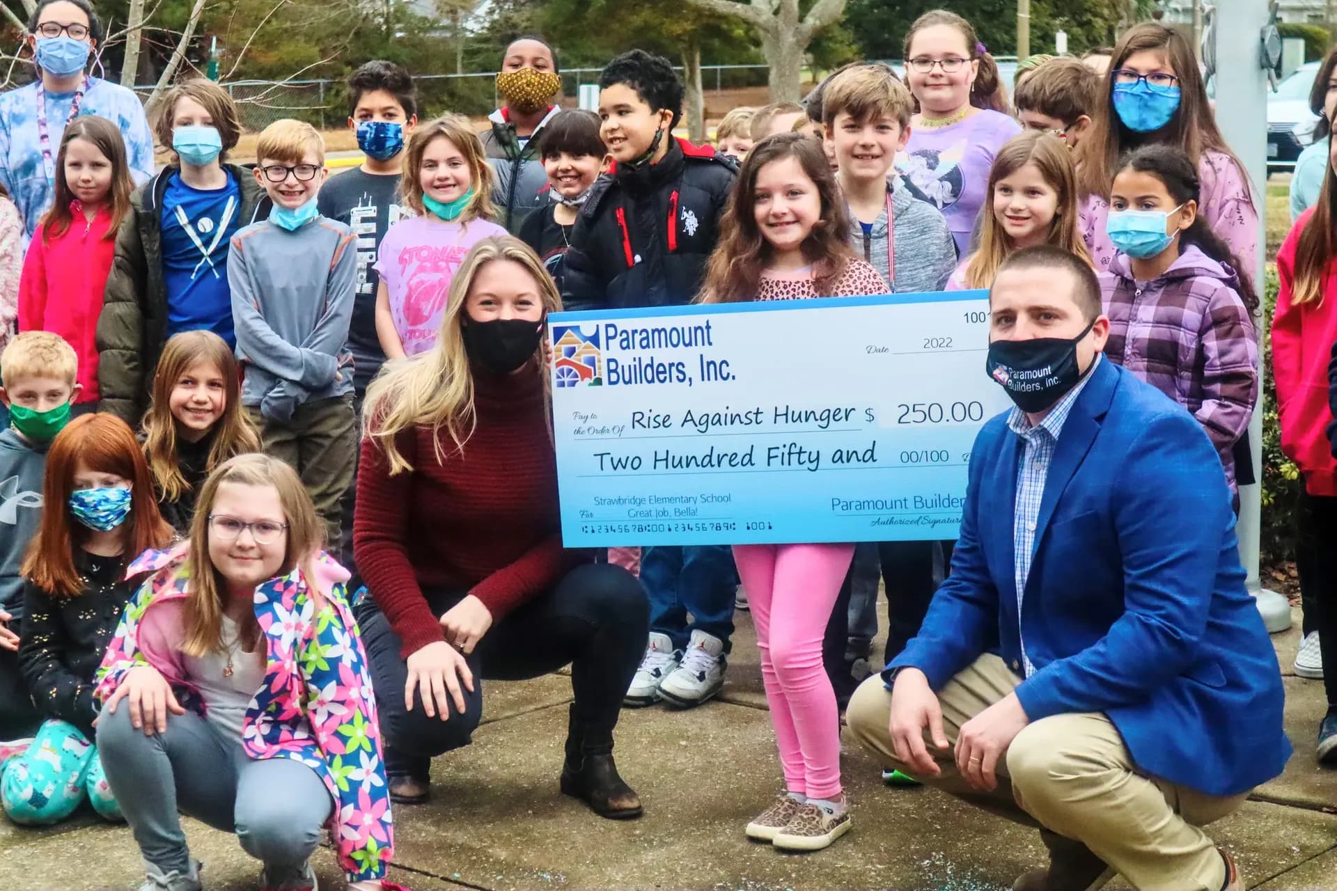 Paramount-Builders-gives-to-rise-against-hunger.webp